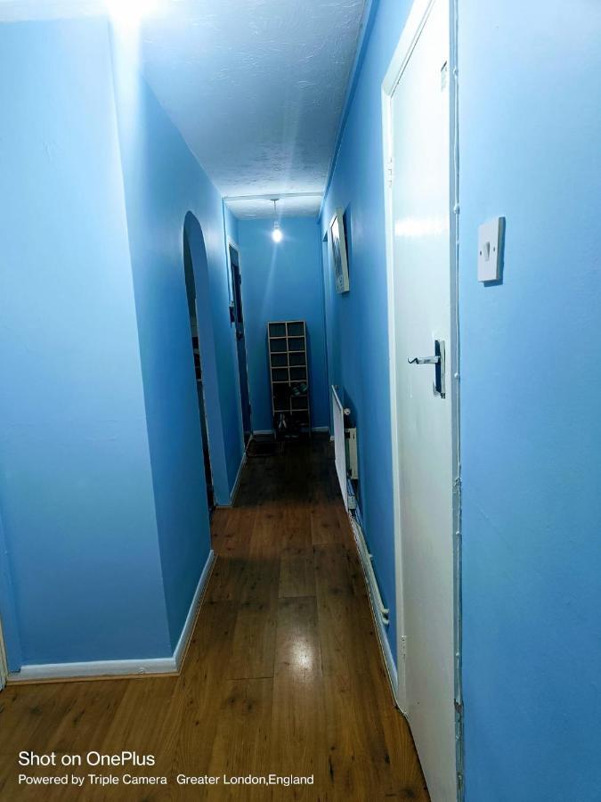 London'S Bed With Breakfast & Free Parking Apartment Екстериор снимка