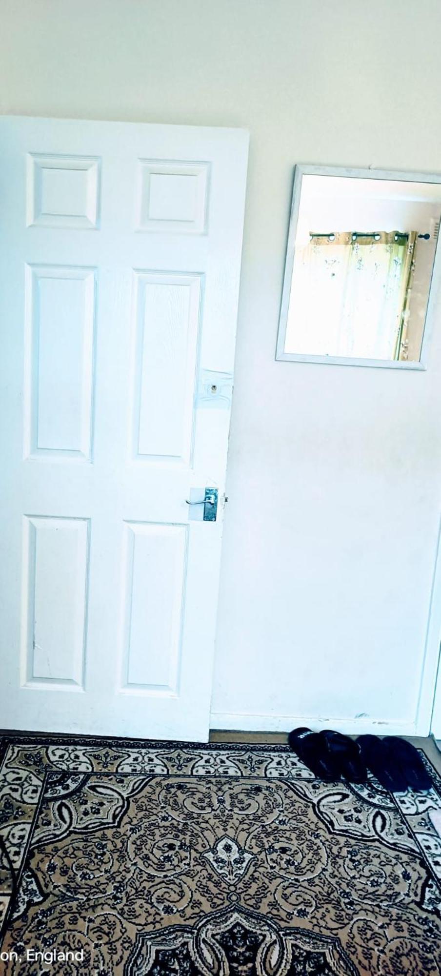 London'S Bed With Breakfast & Free Parking Apartment Екстериор снимка